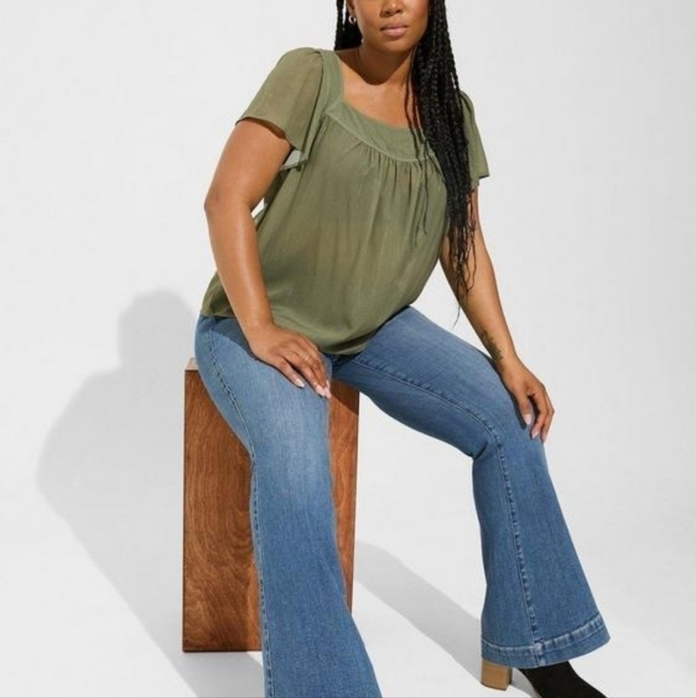 1X • Torrid • Crinkle Chiffon Flutter Sleeve Top